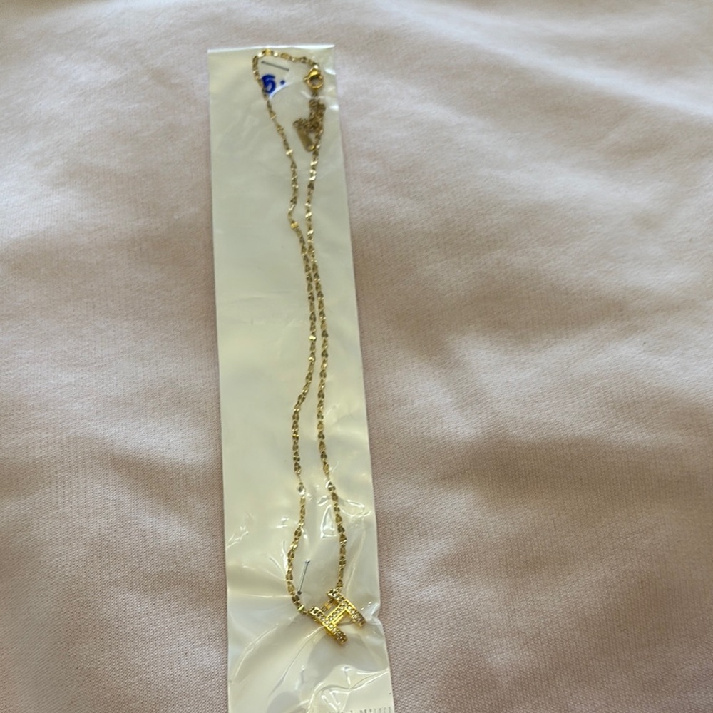 Elegant Gold Necklace